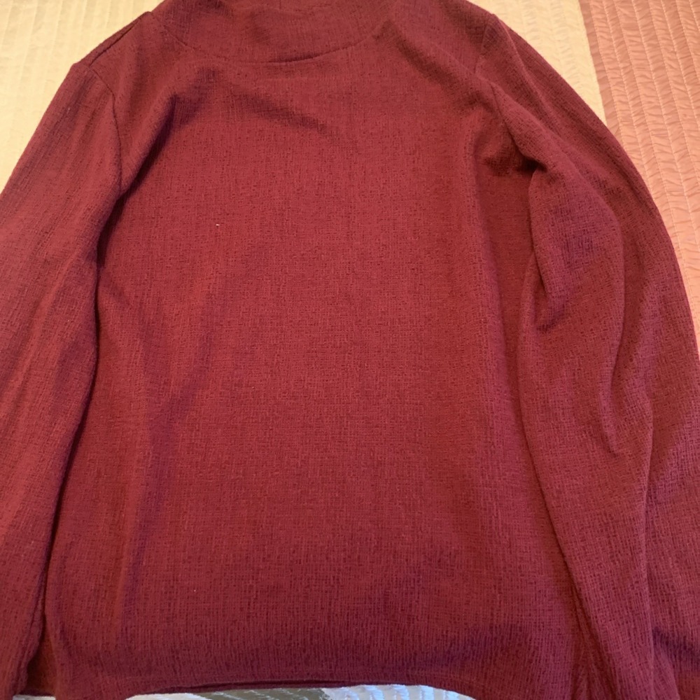 Old Navy Women's Long Sleeve Solid Maroon Round Neck Sweater Small